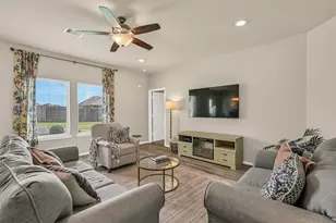 13711 Saxon Cliff Ln, Rosharon, TX 77583 - Photo 3