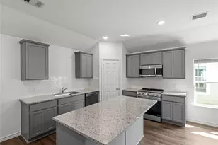 501 Oak Chase Ave, Dayton, TX 77535 - Photo 9