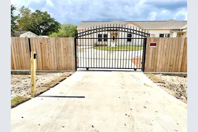 9508 Quaker Court #B, Rosharon, TX 77583 - Photo 1