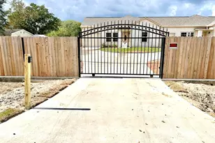 9508 Quaker Ct, Rosharon, TX 77583 - Photo 1