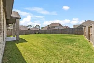 12122 Grassy Bnd Dr, Mont Belvieu, TX 77523 - Photo 45
