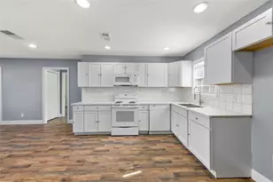 5102 Carmen St, Houston, TX 77033 - Photo 5