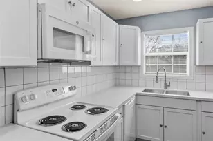 5102 Carmen St, Houston, TX 77033 - Photo 3