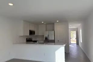 1746 Lofty Cedar Ct, Conroe, TX 77301 - Photo 3