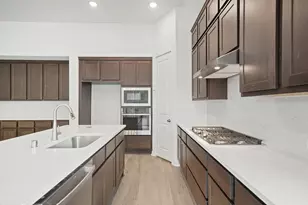 514 Sand Trl Wy, Conroe, TX 77304 - Photo 3