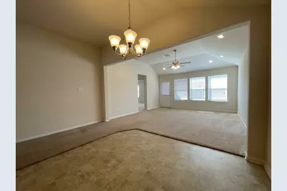 8135 Quiet Prairie Trail, Houston, TX 77049 - Photo 5