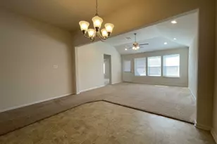 8135 Quiet Prairie Trail, Houston, TX 77049 - Photo 5