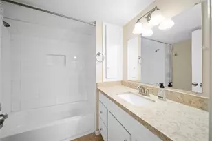 515 Tallowood Rd, Houston, TX 77024 - Photo 19