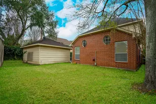 8915 Wallington Dr, Houston, TX 77096 - Photo 31
