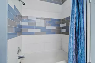 2019 Braesmeadow Ln, Sugar Land, TX 77479 - Photo 21