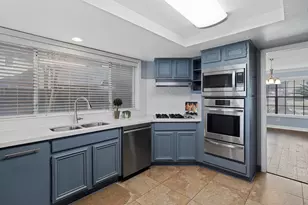 2019 Braesmeadow Ln, Sugar Land, TX 77479 - Photo 3