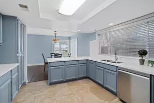 2019 Braesmeadow Ln, Sugar Land, TX 77479 - Photo 7