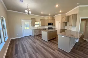 1039 S Anderson St, Angleton, TX 77515 - Photo 7