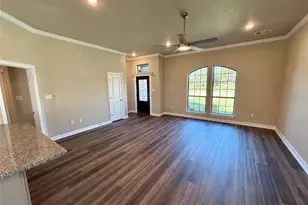 1039 S Anderson St, Angleton, TX 77515 - Photo 5