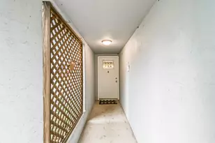 3919 Sunrise Dr, La Porte, TX 77571 - Photo 5