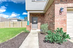 305 Bryan Wy, Angleton, TX 77515 - Photo 9