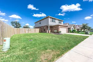 305 Bryan Wy, Angleton, TX 77515 - Photo 5