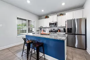305 Bryan Wy, Angleton, TX 77515 - Photo 3