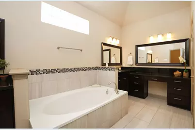 6705 Woodbend Park S, Houston, TX 77055 - Photo 21