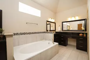 6705 Woodbend Park S, Houston, TX 77055 - Photo 21