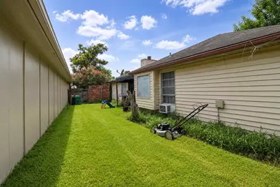 9207 Lynchester Drive, Houston, TX 77083 - Photo 11