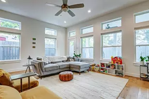 306 E 28th St, Houston, TX 77008 - Photo 17