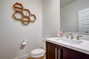 306 E 28th St, Houston, TX 77008 - Photo 3