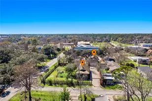 3414 Ave C, Dickinson, TX 77539 - Photo 3