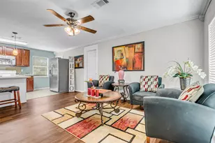 5746 Groveton St, Houston, TX 77033 - Photo 5