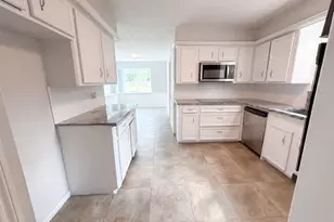 16121 Lakeview Dr, Jersey Village, TX 77040 - Photo 9