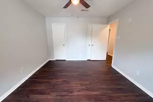 16121 Lakeview Dr, Jersey Village, TX 77040 - Photo 17