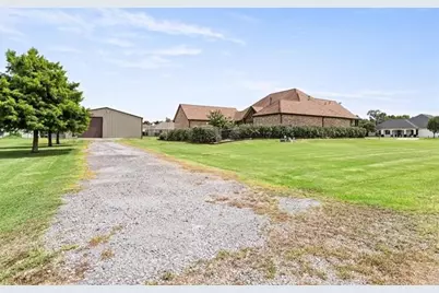 1830 Langham Forest Boulevard, Orange, TX 77630 - Photo 33