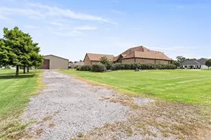 1830 Langham Forest Blvd, Orange, TX 77630 - Photo 33