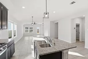 10105 Waterwall Ln, Texas City, TX 77591 - Photo 9