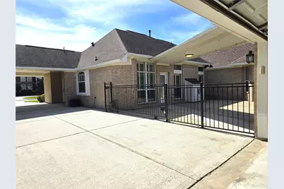 1813 Sandy Lake Drive, Friendswood, TX 77546 - Photo 29