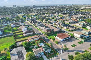 7121 Ave P 1/2, Galveston, TX 77551 - Photo 29