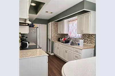 11010 Sageriver Drive, Houston, TX 77089 - Photo 7