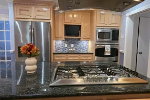 1802 Oaks Dr, Pasadena, TX 77502 - Photo 1