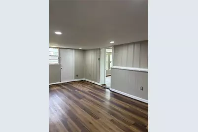 5914 Ridgeway Drive, Houston, TX 77033 - Photo 13