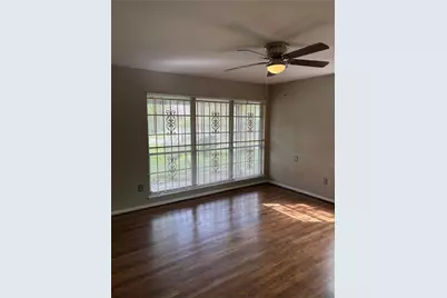 5914 Ridgeway Drive, Houston, TX 77033 - Photo 5