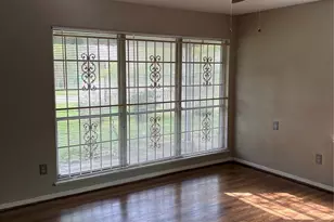 5914 Ridgeway Dr, Houston, TX 77033 - Photo 5
