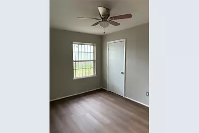 5914 Ridgeway Drive, Houston, TX 77033 - Photo 17