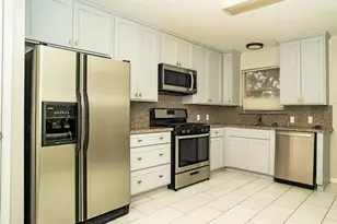4829 Hummingbird St, Houston, TX 77035 - Photo 9
