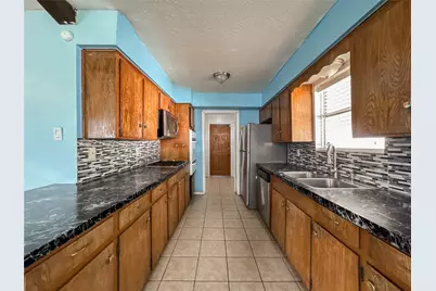 4522 Sage Circle, Baytown, TX 77521 - Photo 11