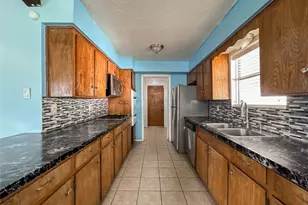 4522 Sage Cir, Baytown, TX 77521 - Photo 11