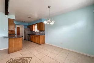 4522 Sage Cir, Baytown, TX 77521 - Photo 9