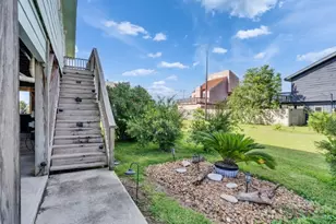 16531 Lewis Scott Rd, Jamaica Beach, TX 77554 - Photo 5