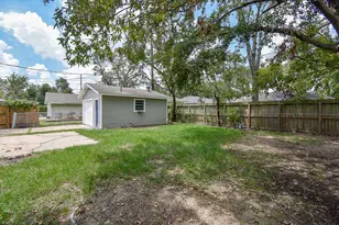 7406 Schiller St, Houston, TX 77055 - Photo 31