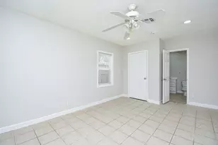 7406 Schiller St, Houston, TX 77055 - Photo 13