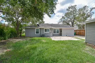 7406 Schiller St, Houston, TX 77055 - Photo 29